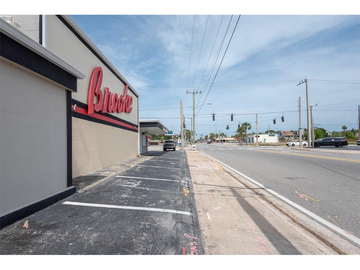 133 Main Street E Daytona Beach FL 32118 - HALIFAX RIVER V4942306 image8