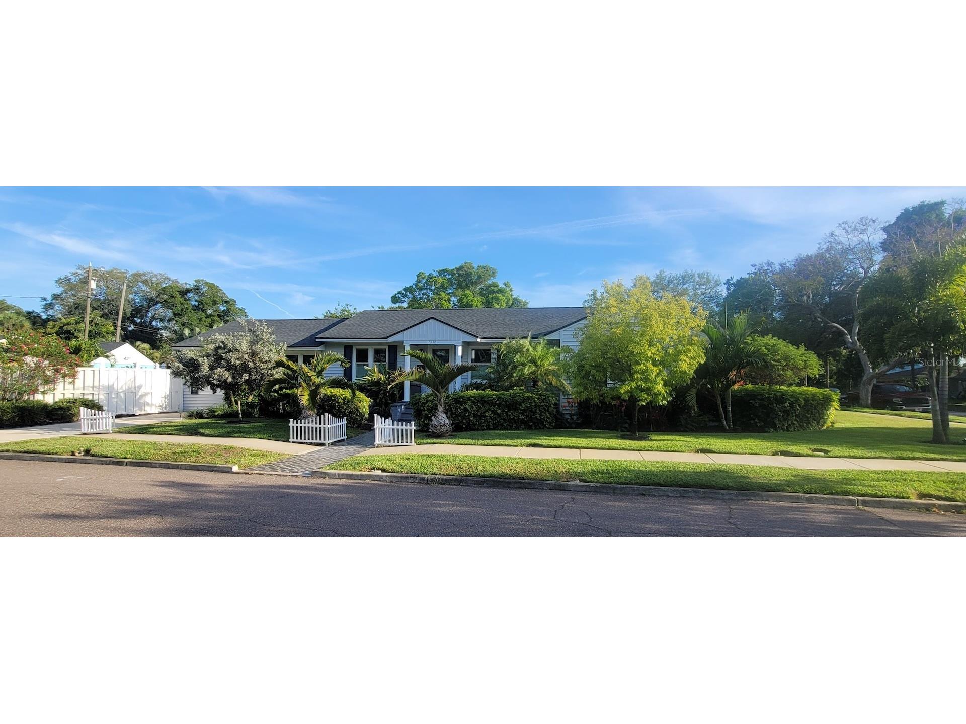 1330 13th Avenue N Saint Petersburg FL 33705 U8238854 image1