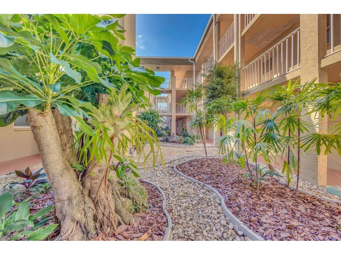 1330 Glen Oaks Drive E #169D Sarasota FL 34232 A4579869 image1