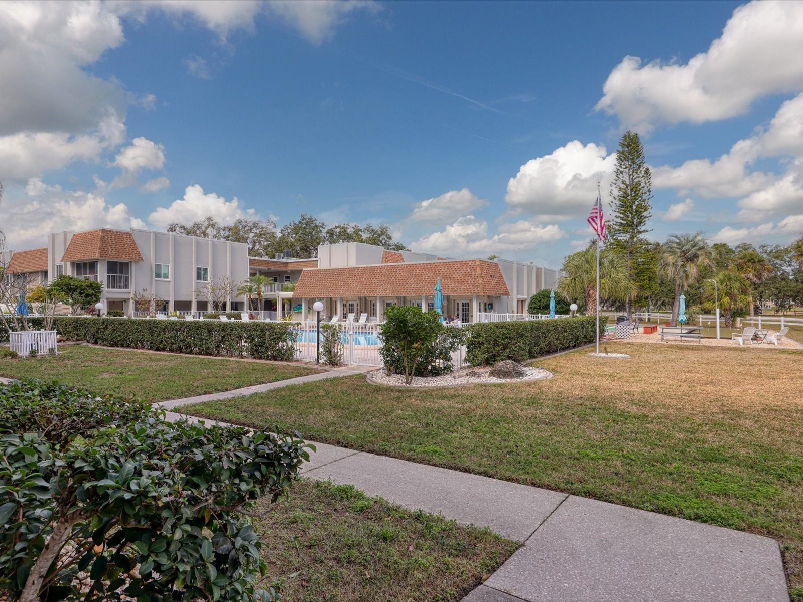 1330 Glen Oaks Drive E #174D Sarasota FL 34232 A4680004 image25