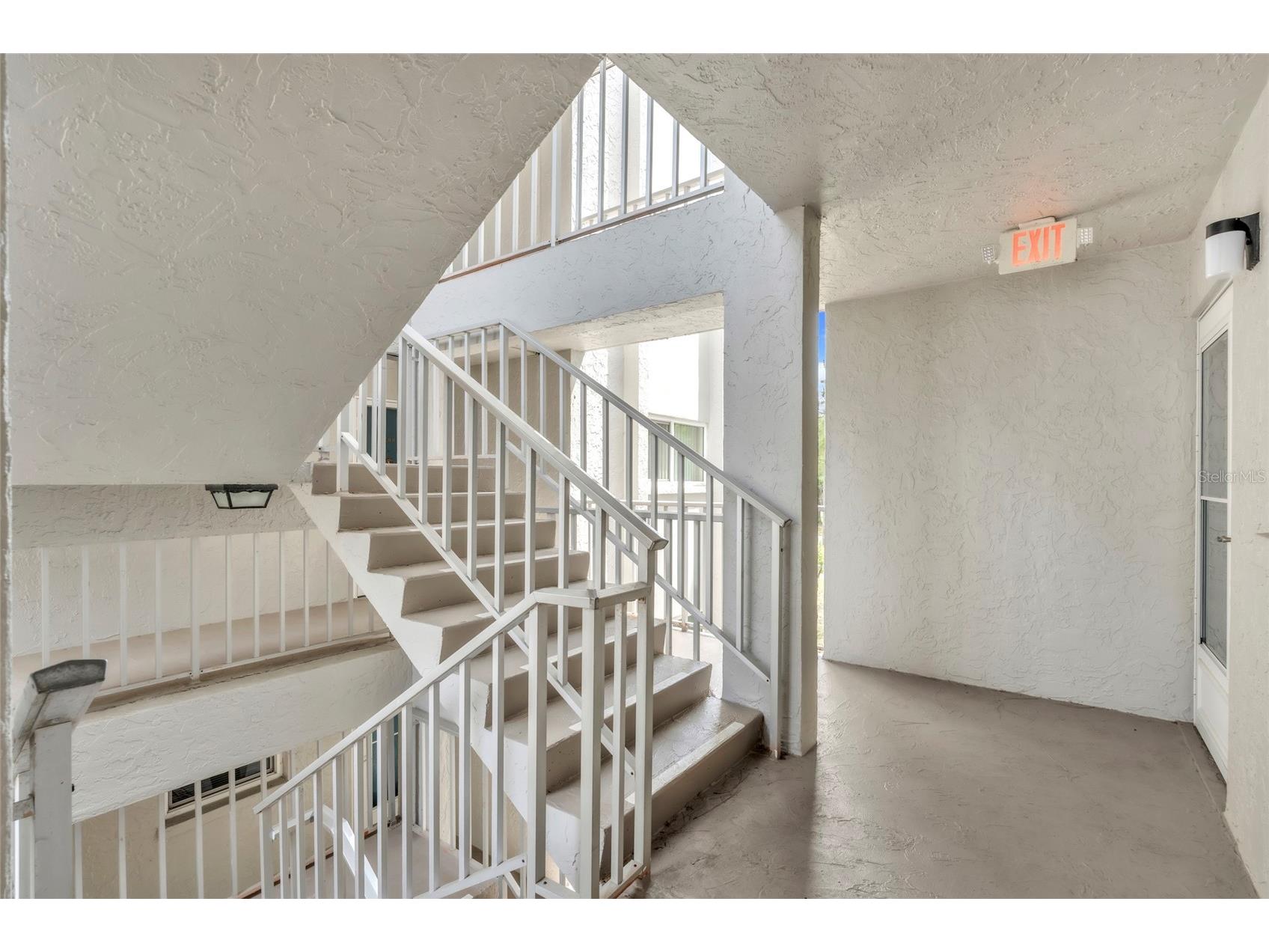 1330 Glen Oaks Drive E #269D Sarasota FL 34232 A4691075 image31