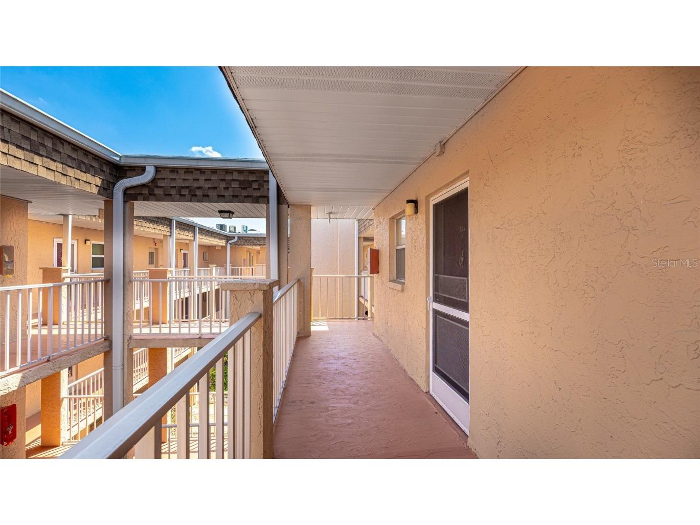 1330 Glen Oaks Drive E #374D Sarasota FL 34232 A4647334 image3