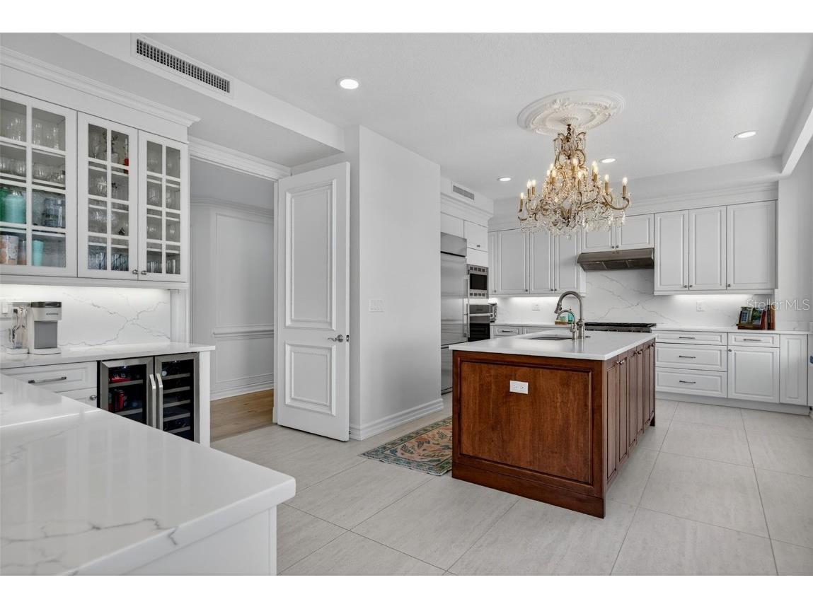 1330 Main Street #3 Sarasota FL 34236 A4665421 image19