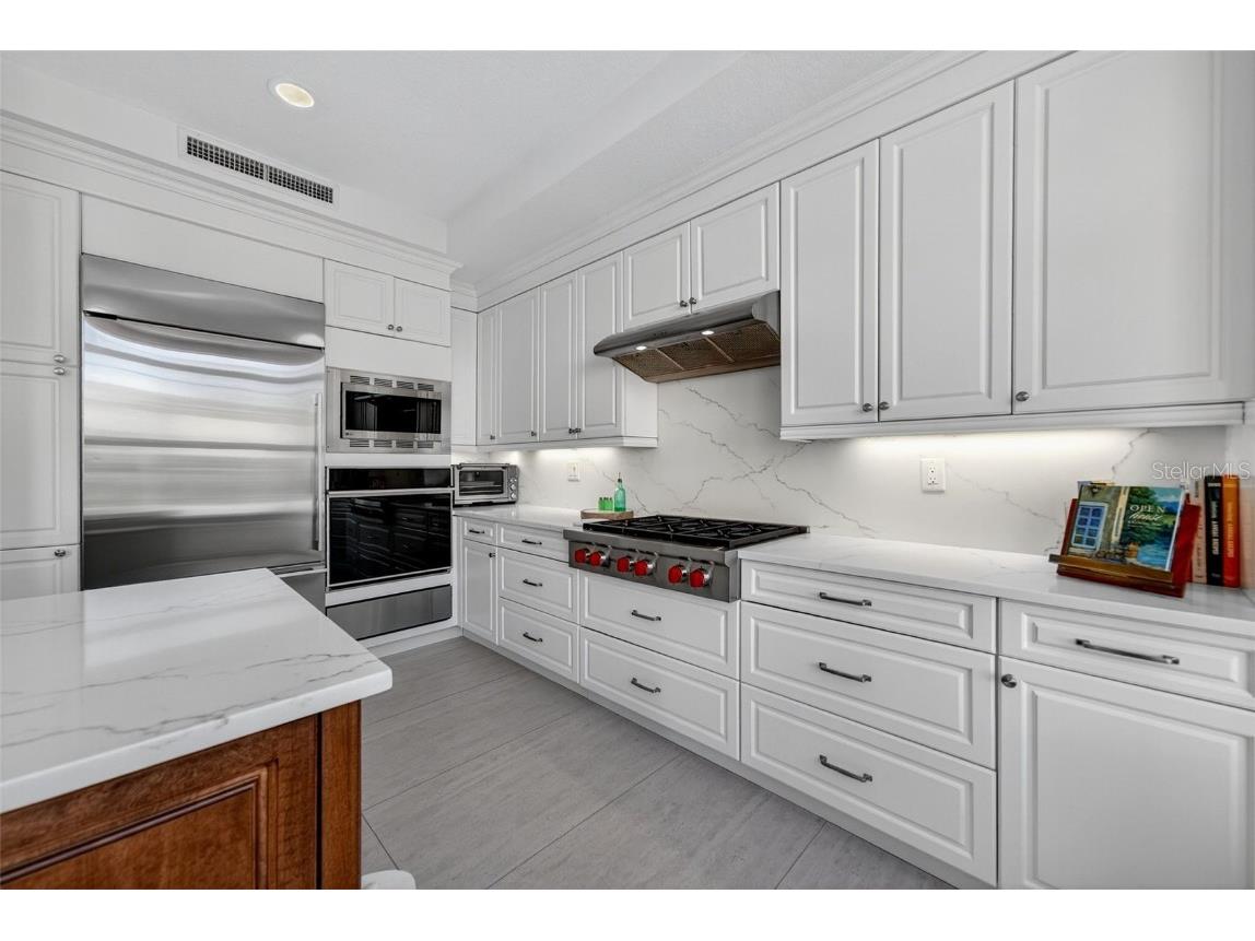 1330 Main Street #3 Sarasota FL 34236 A4665421 image27