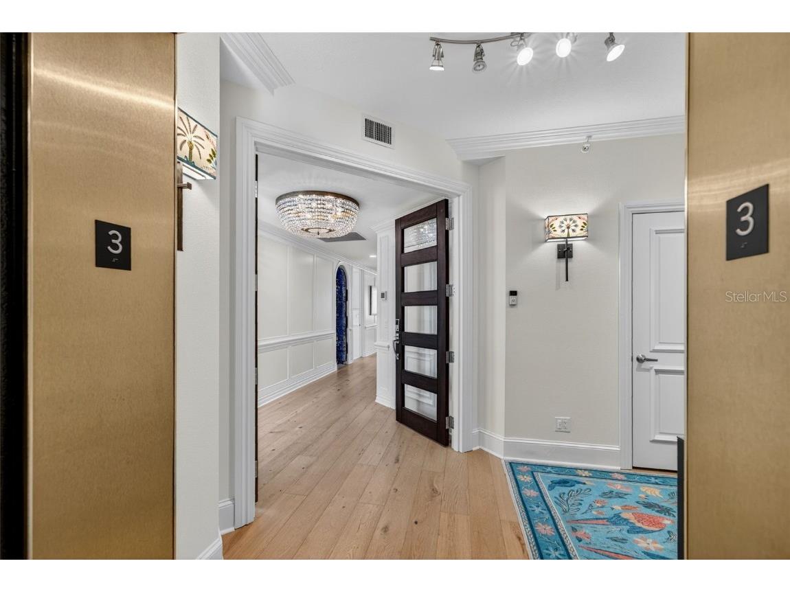 1330 Main Street #3 Sarasota FL 34236 A4665421 image4