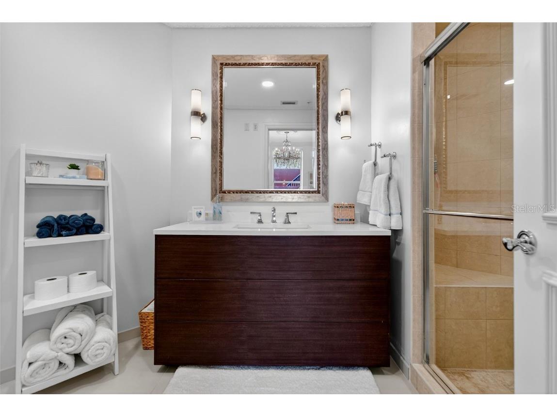 1330 Main Street #3 Sarasota FL 34236 A4665421 image45