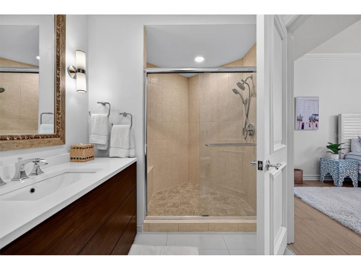 1330 Main Street #3 Sarasota FL 34236 A4665421 image46