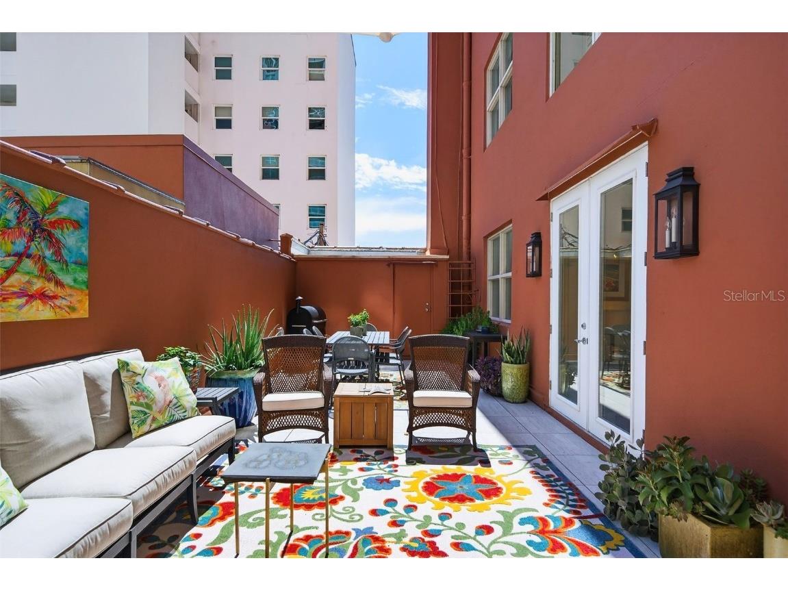 1330 Main Street #3 Sarasota FL 34236 A4665421 image53