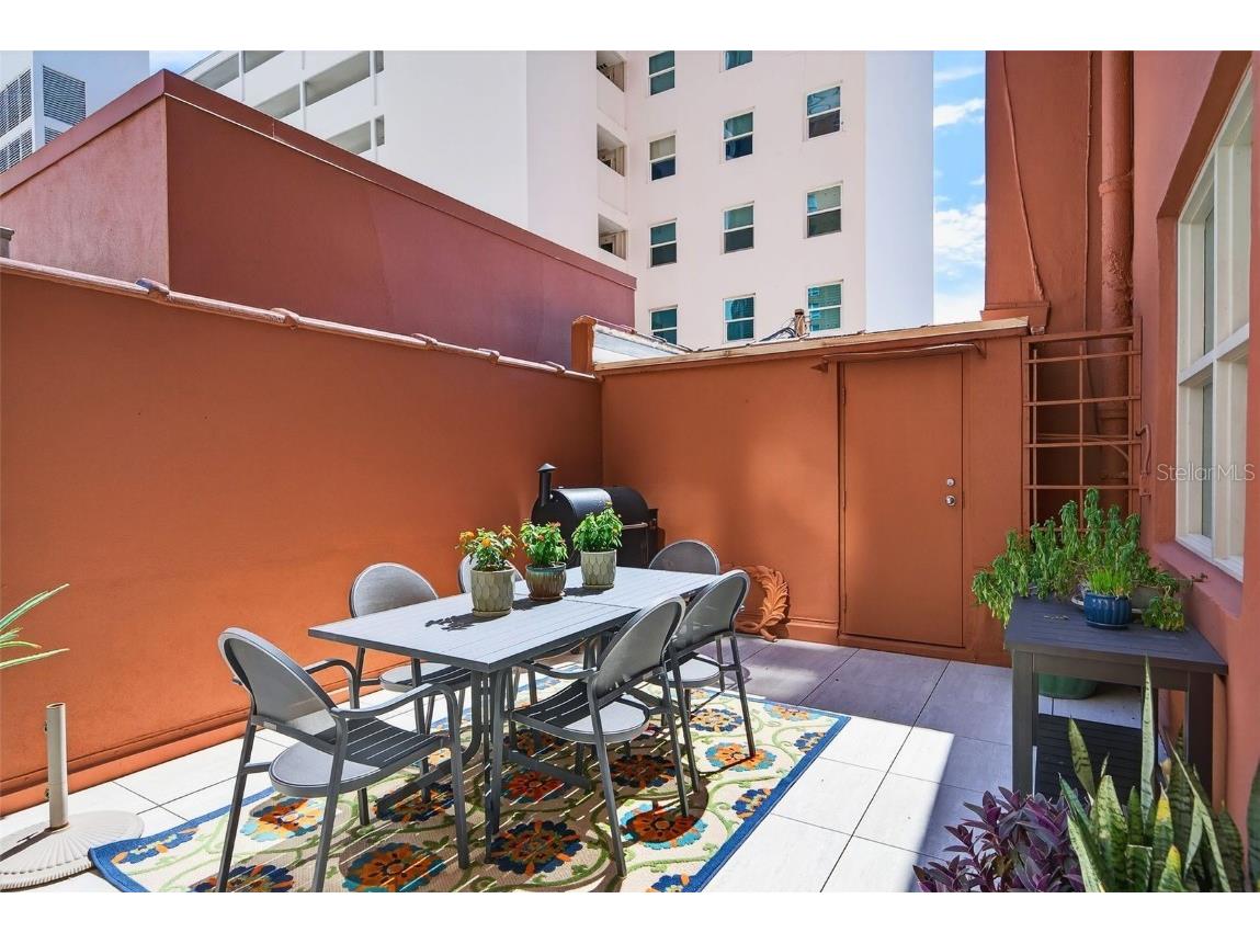 1330 Main Street #3 Sarasota FL 34236 A4665421 image55