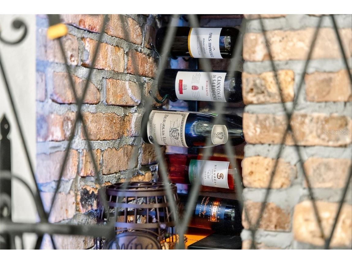 1330 Main Street #3 Sarasota FL 34236 A4665421 image8