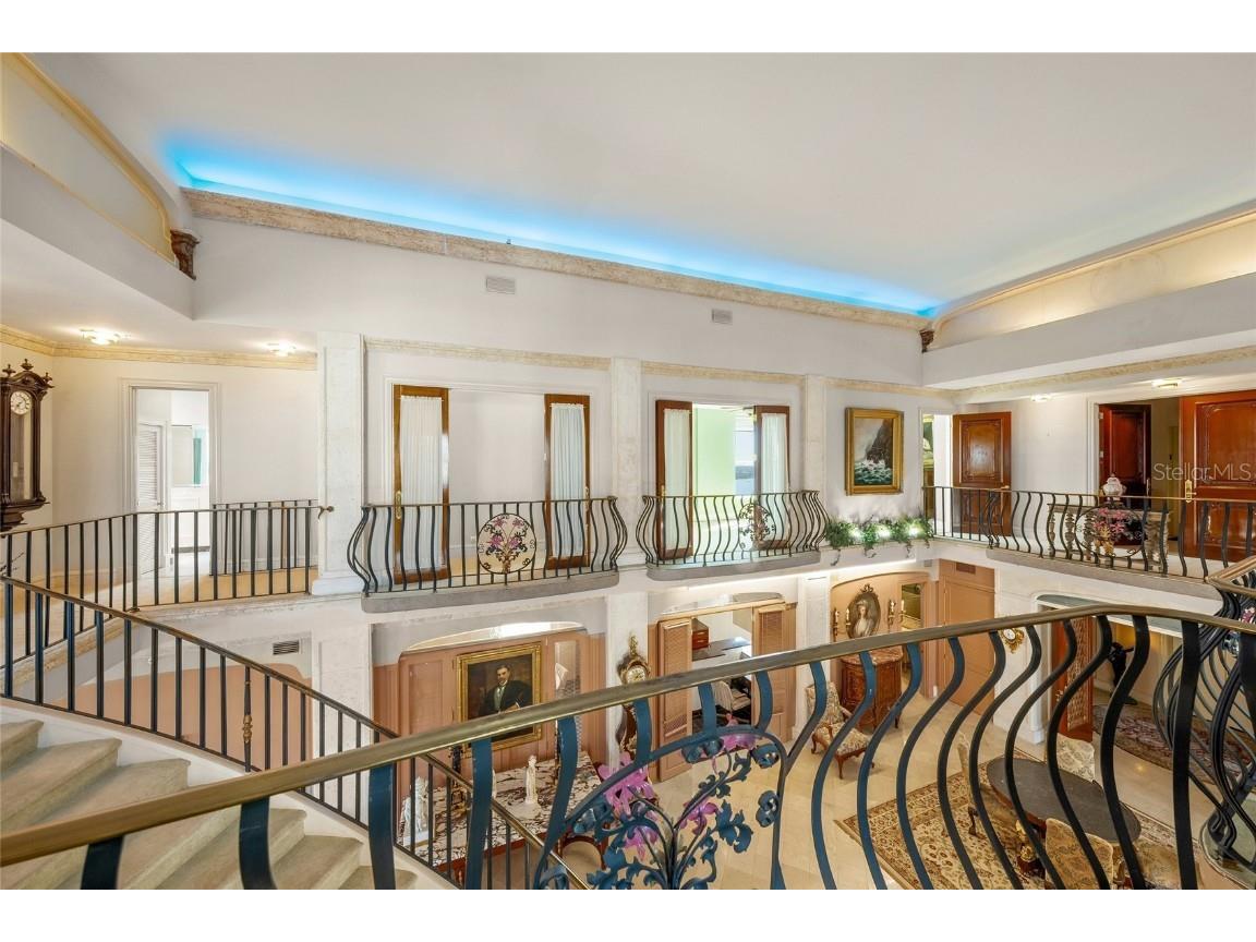 1330 Main Street #PH 9 & 10 Sarasota FL 34236 A4672442 image33