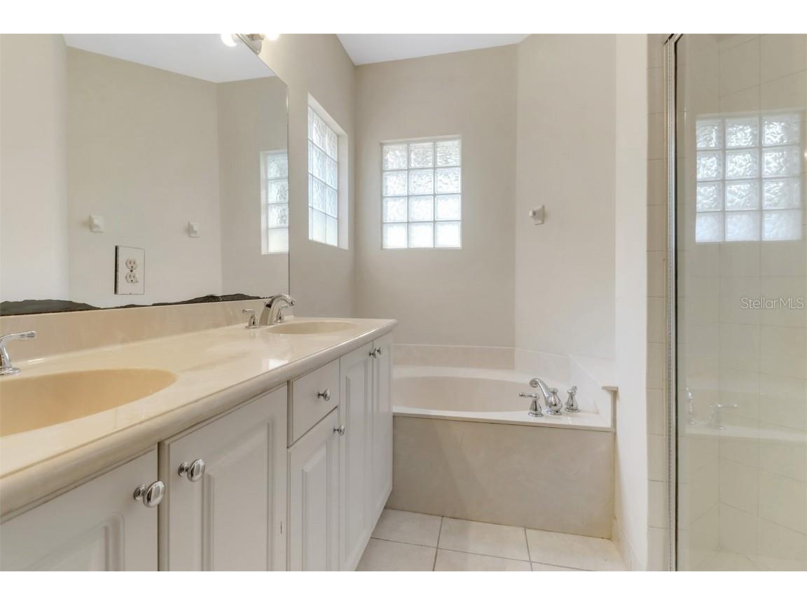 1330 Mariposa Circle #104 Naples FL 34105 TB8382972 image2