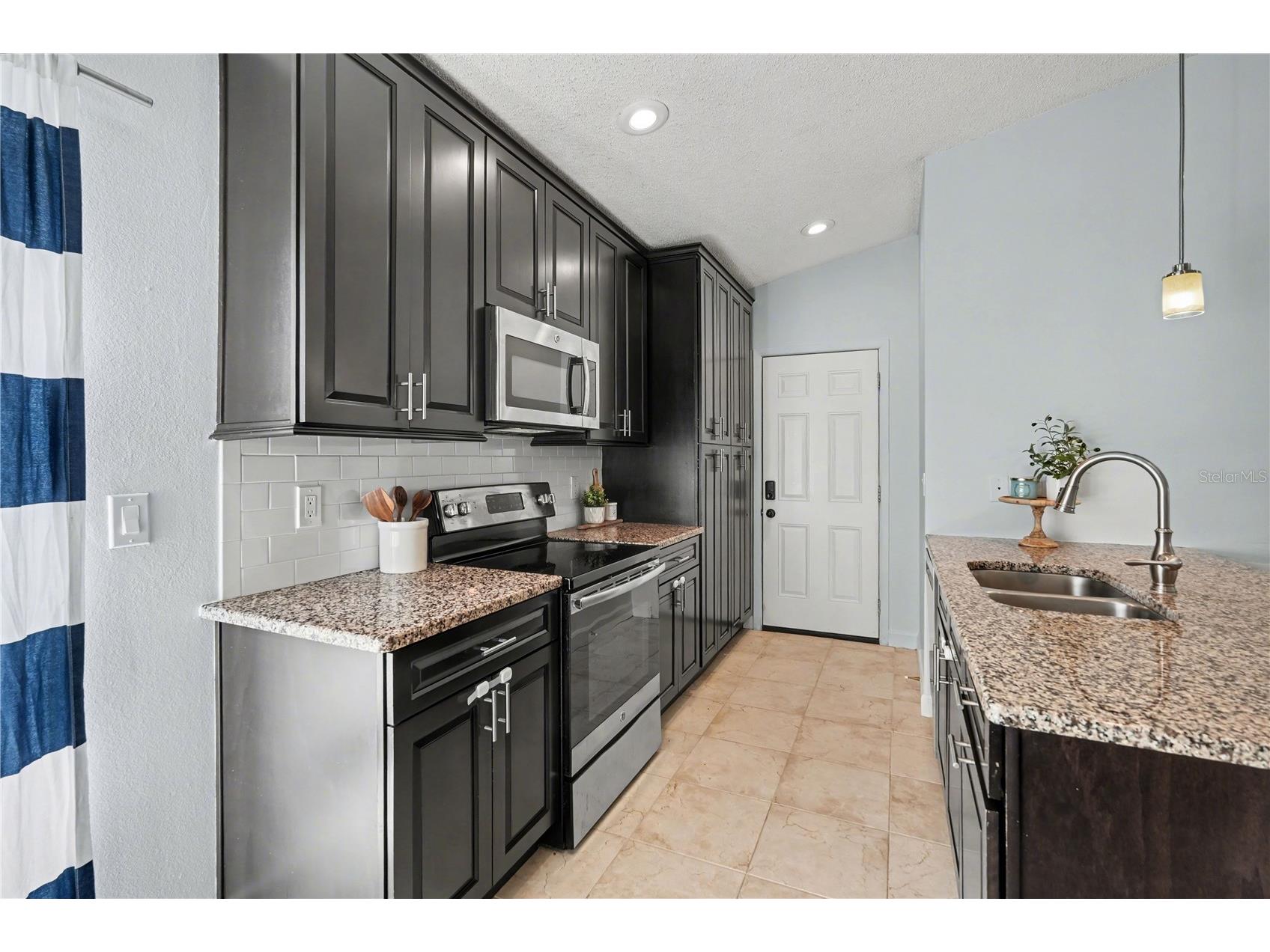 1330 Mohrlake Drive Brandon FL 33511 TB8422961 image15