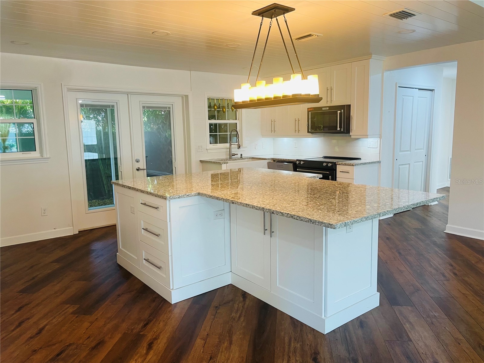 1330 S Jefferson Avenue Sarasota FL 34239 A4685616 image11