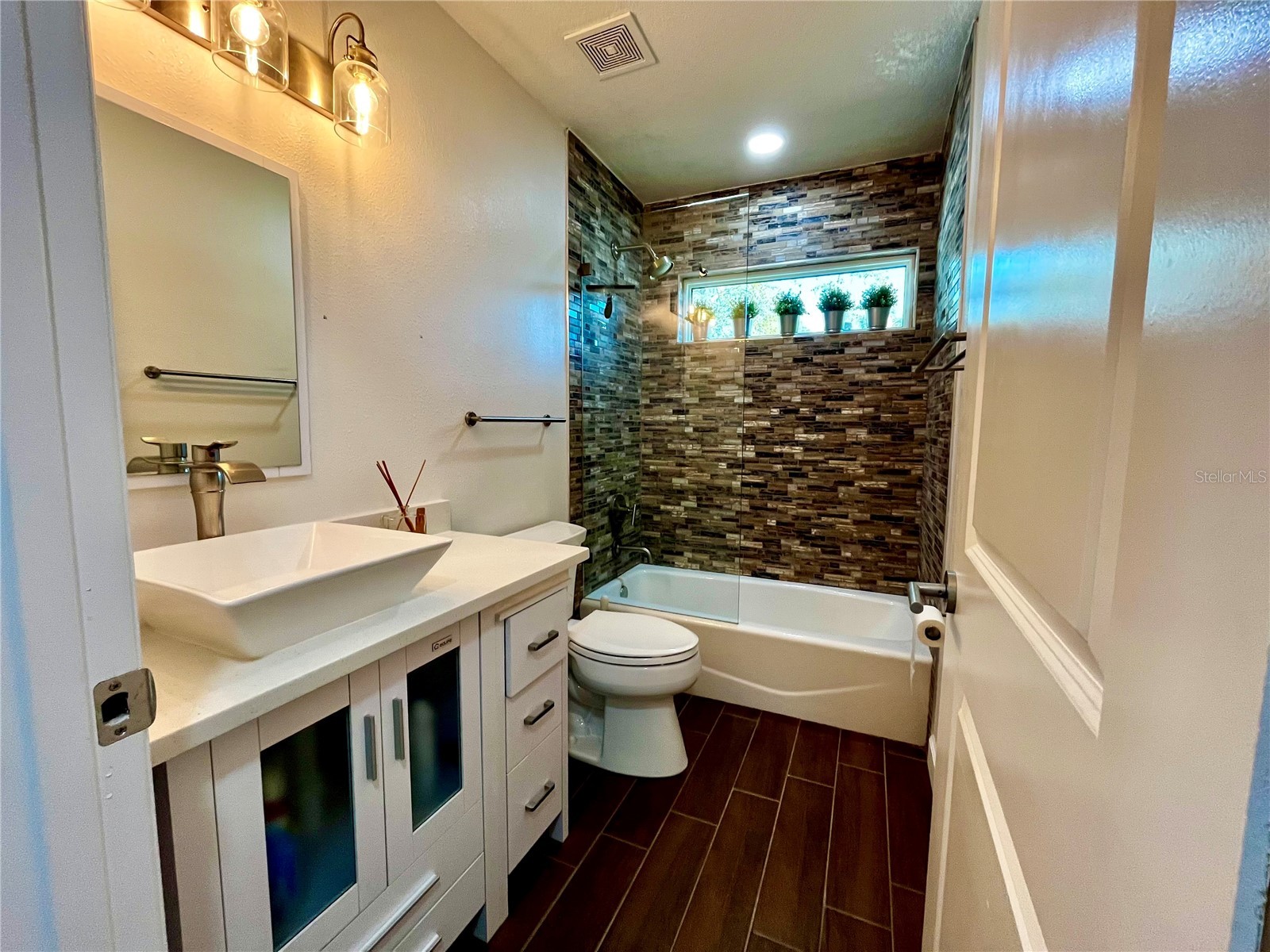 1330 S Jefferson Avenue Sarasota FL 34239 A4685616 image21