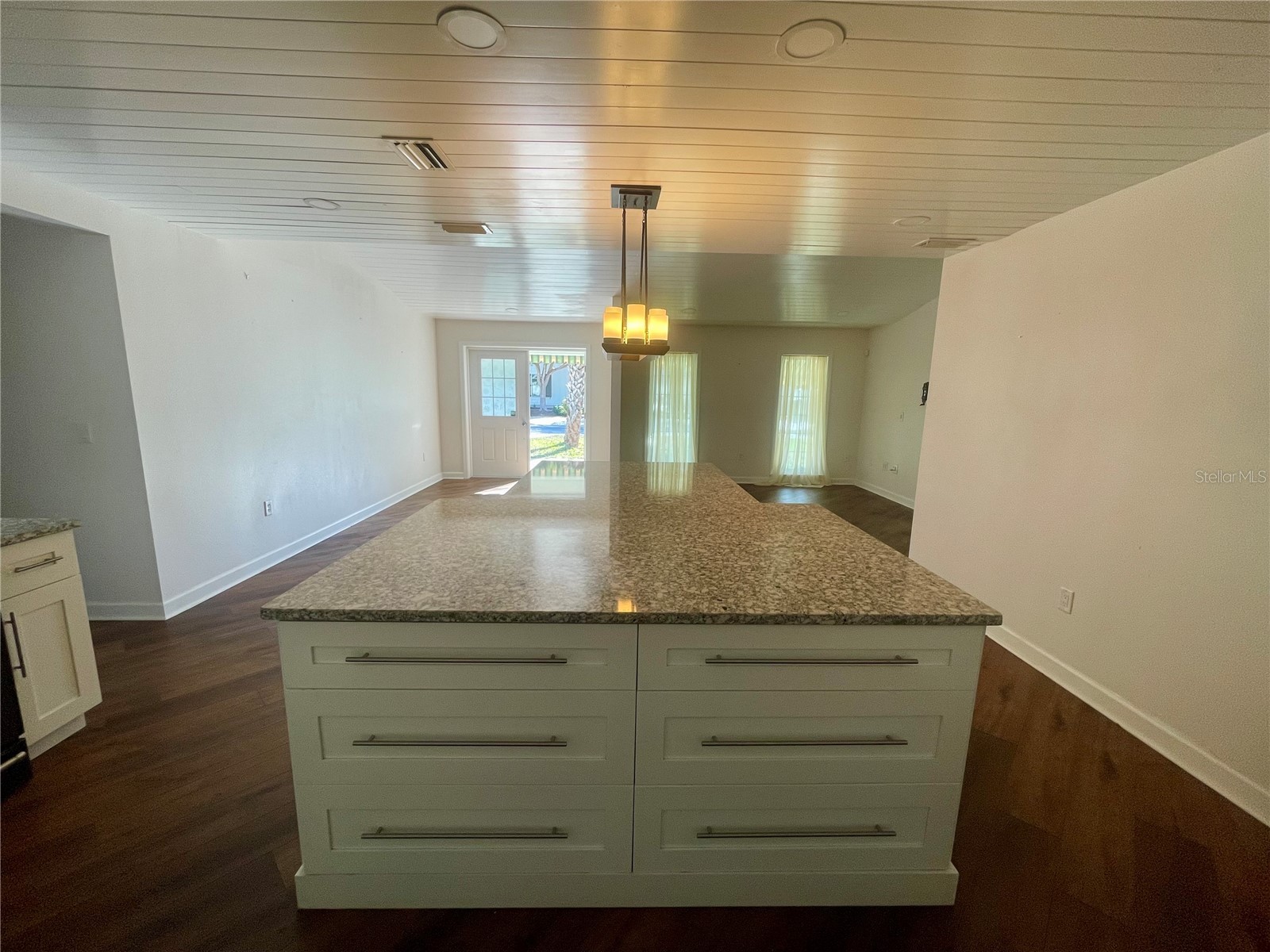 1330 S Jefferson Avenue Sarasota FL 34239 A4685616 image9