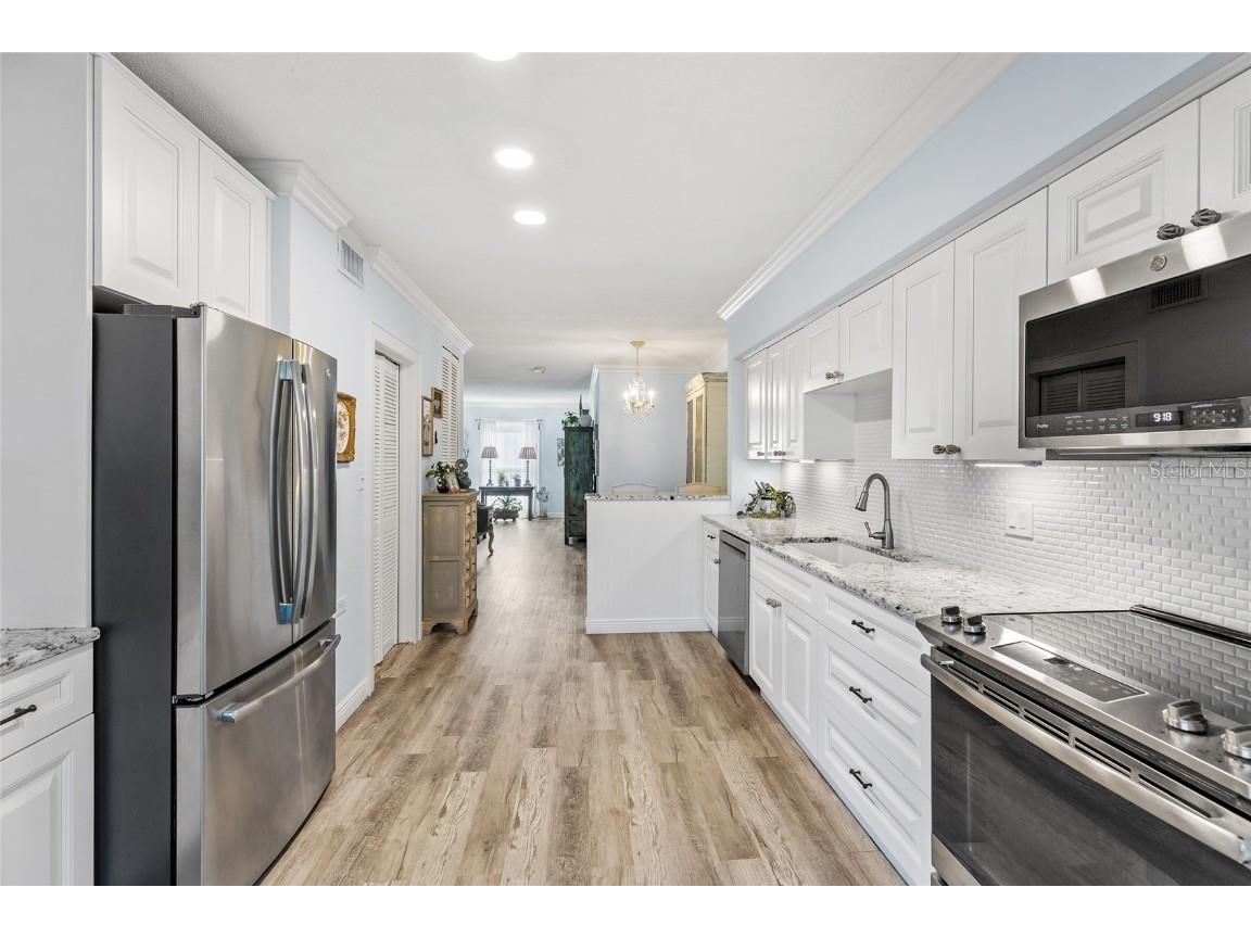 1330 Snell Isle Boulevard NE #4 Saint Petersburg FL 33704 TB8438840 image18