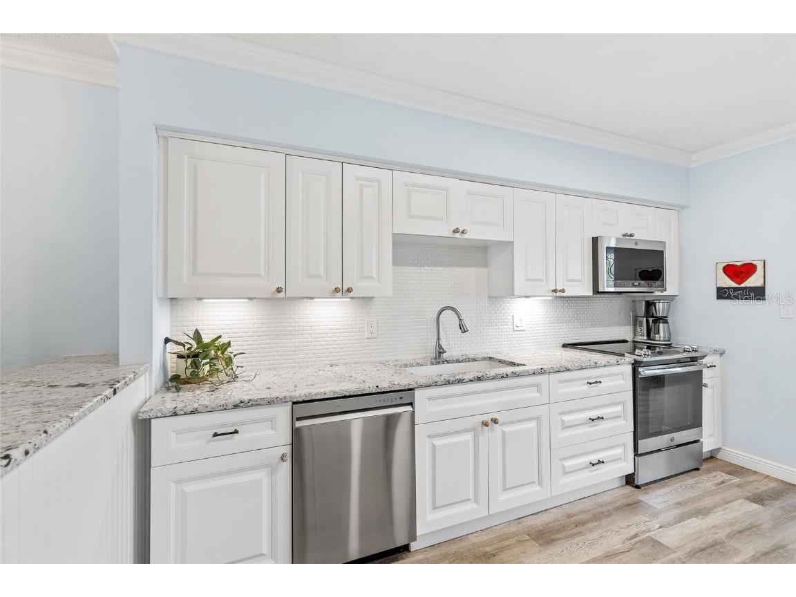 1330 Snell Isle Boulevard NE #4 Saint Petersburg FL 33704 TB8438840 image20