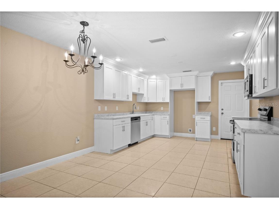 13301 Arena Place Tampa FL 33612 TB8439753 image6