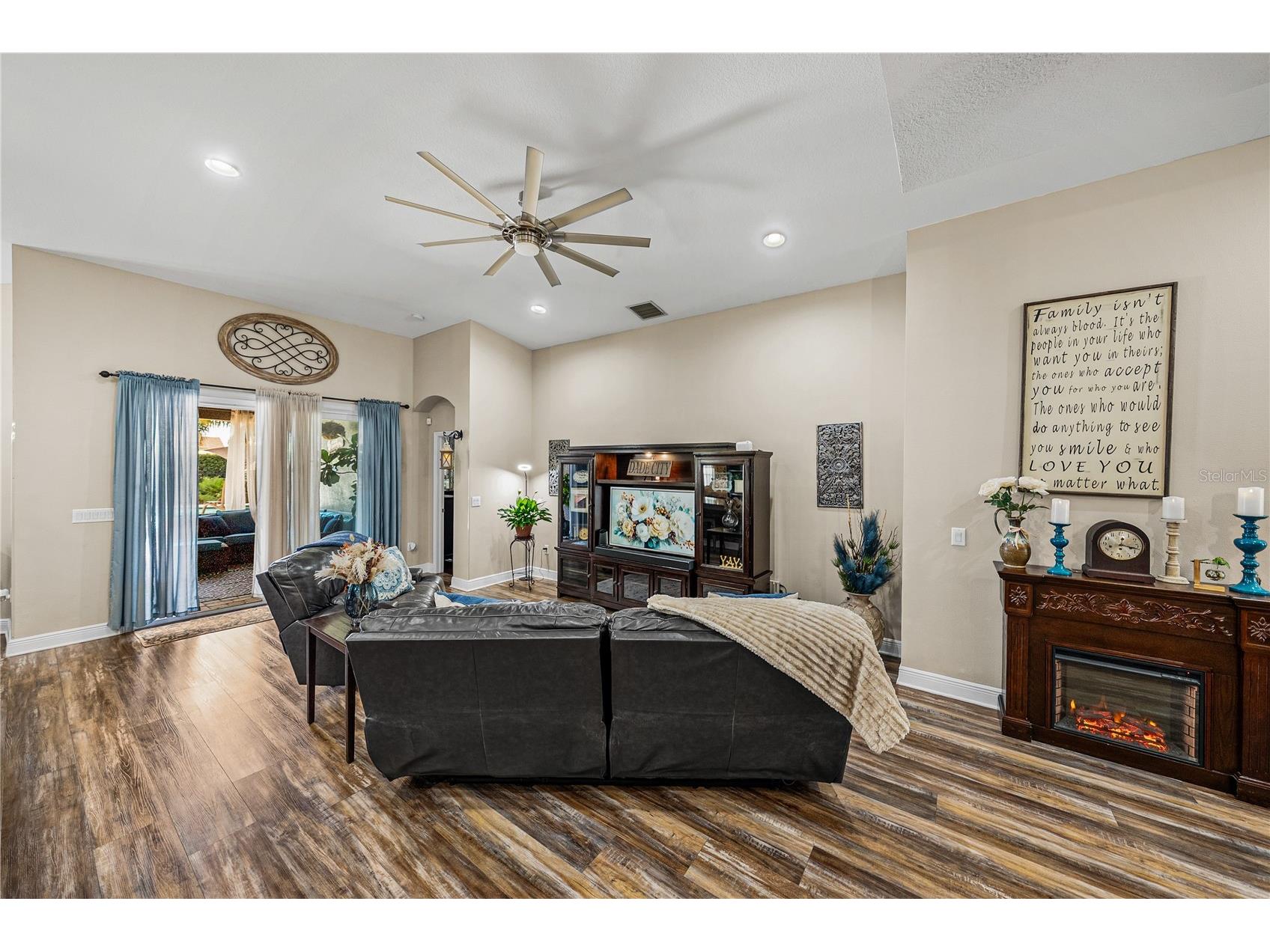 13302 Trailing Moss Drive Dade City FL 33525 TB8464521 image14