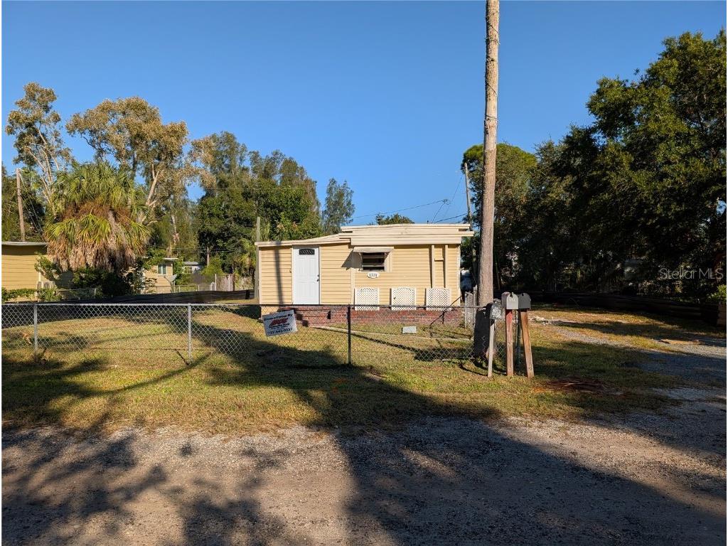 1331 Mentone Drive NE Saint Petersburg FL 33702 TB8447898 image1