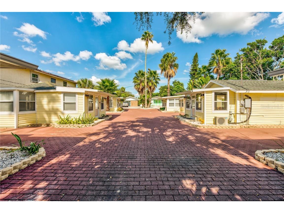 13312 1st Street E Madeira Beach FL 33708 U8186752 image1