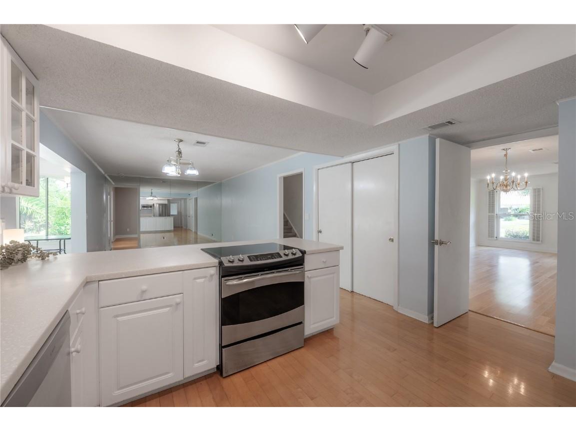 13313 Golf Crest Circle Tampa FL 33618 TB8420690 image32