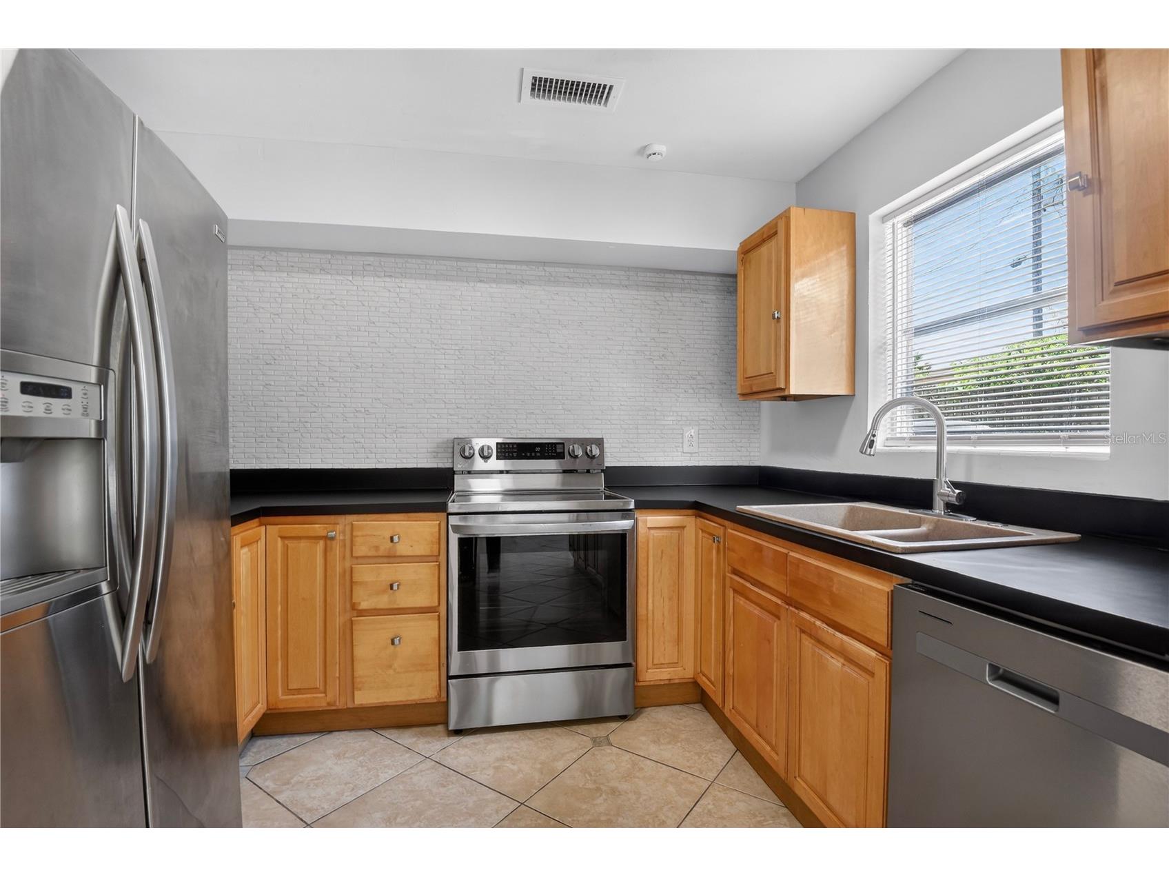 1332 Continental Drive Daytona Beach FL 32117 O6416361 image7