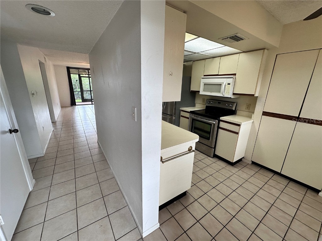 1332 Pasadena Avenue S #102 Saint Petersburg FL 33707 TB8422843 image12
