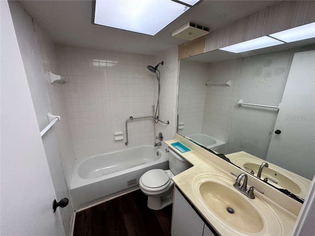 1332 Pasadena Avenue S #102 Saint Petersburg FL 33707 TB8422843 image17