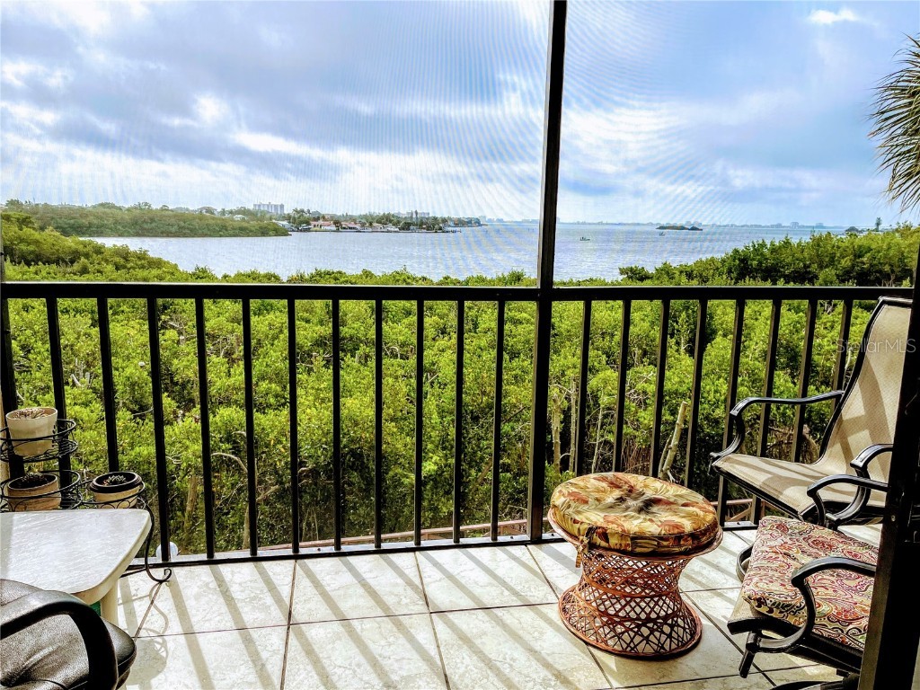 1332 Pasadena Avenue S #302 South Pasadena FL 33707 - BOCA CIEGA BAY U8158235 image1