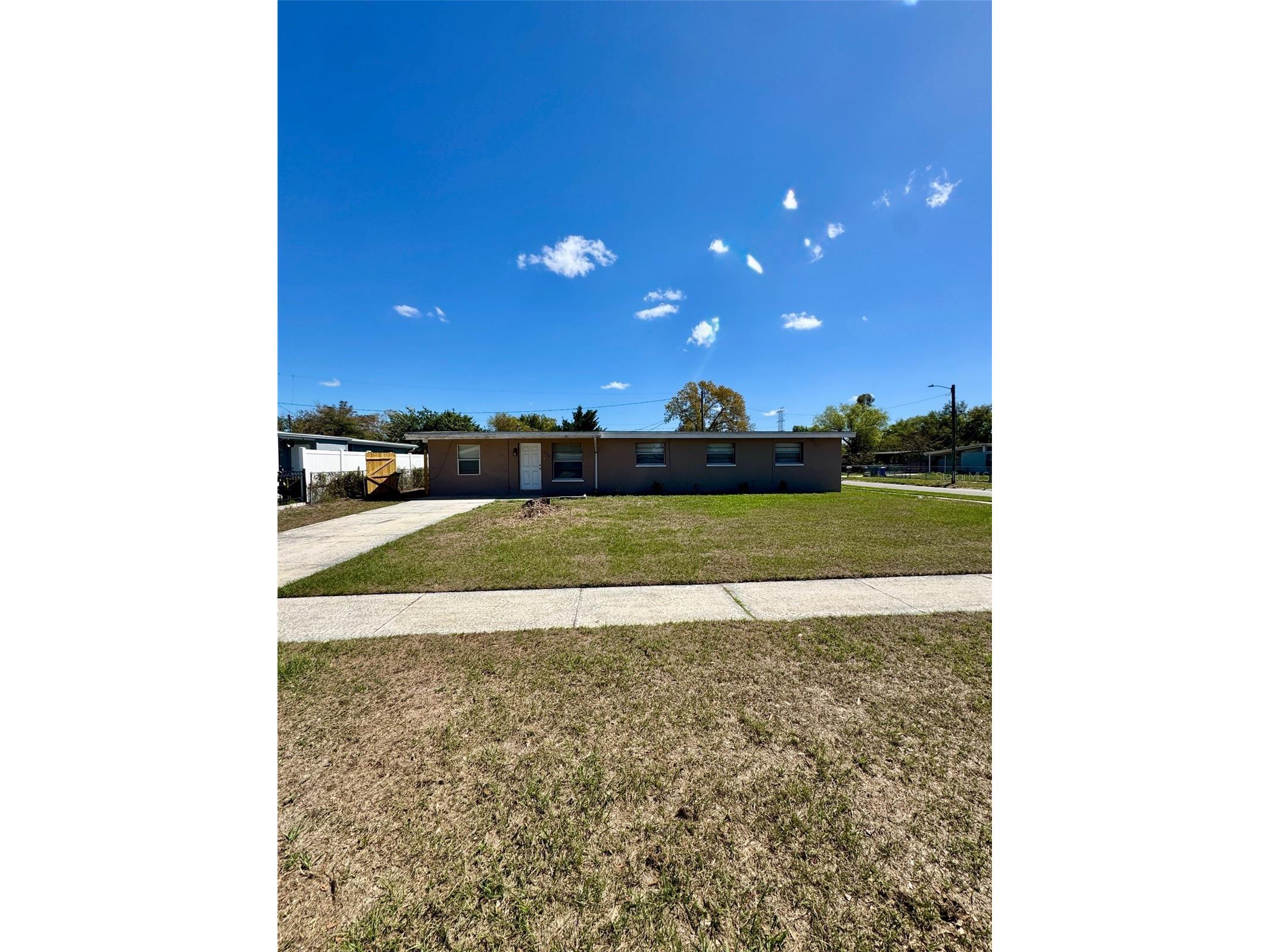 1332 Warrington Way Tampa FL 33619 TB8476162 image1