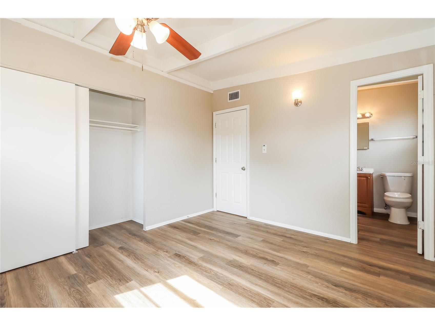 1332 Warrington Way Tampa FL 33619 TB8476162 image11