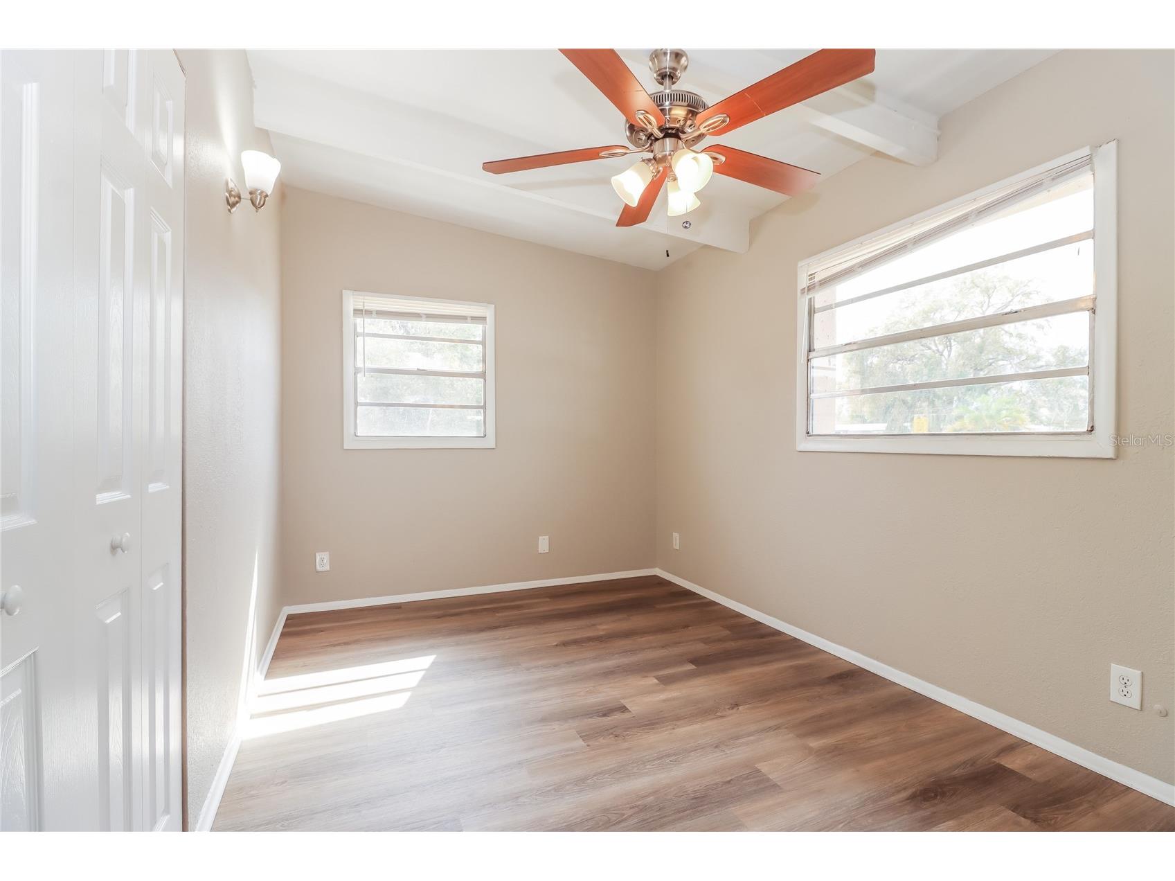 1332 Warrington Way Tampa FL 33619 TB8476162 image13