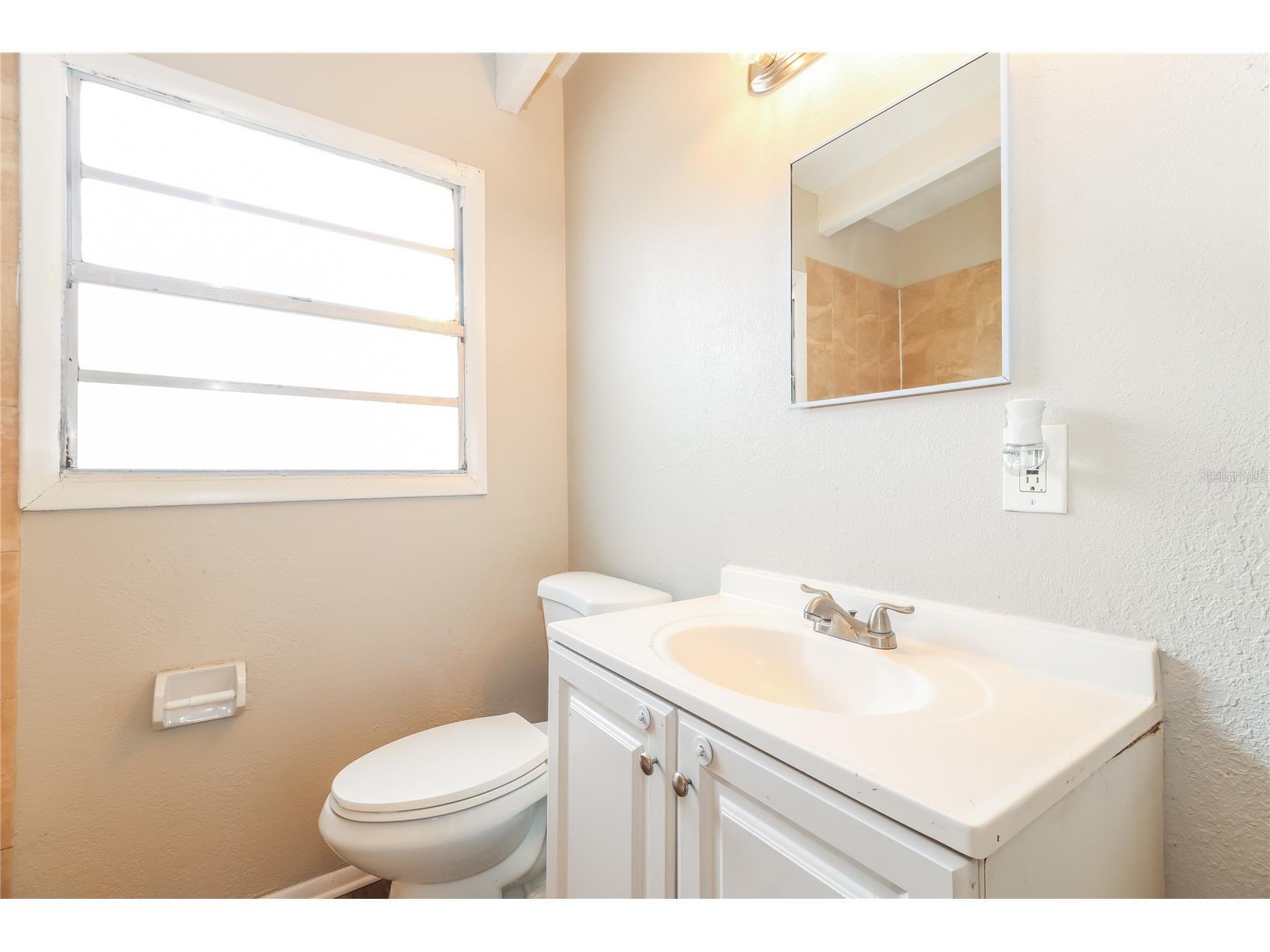 1332 Warrington Way Tampa FL 33619 TB8476162 image14