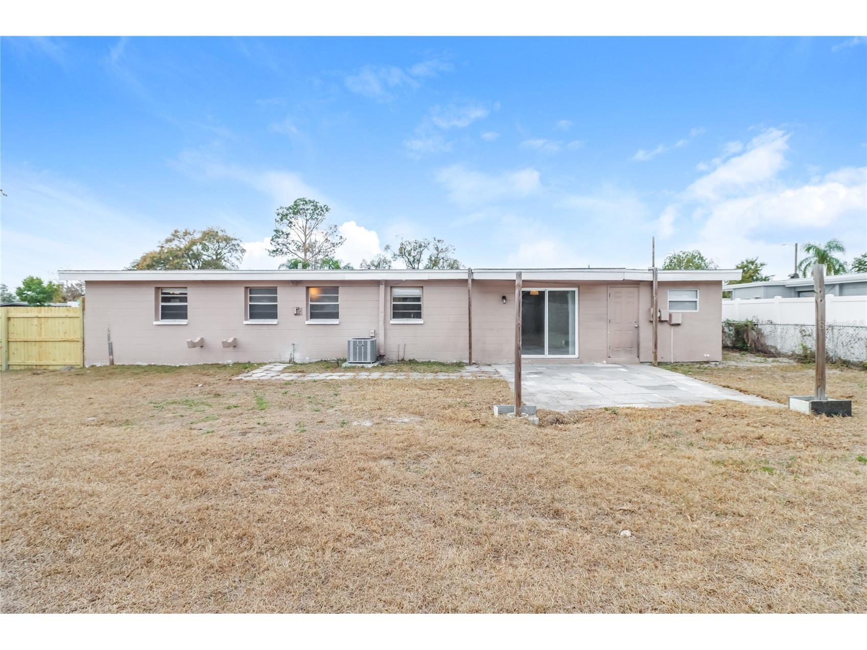 1332 Warrington Way Tampa FL 33619 TB8476162 image15