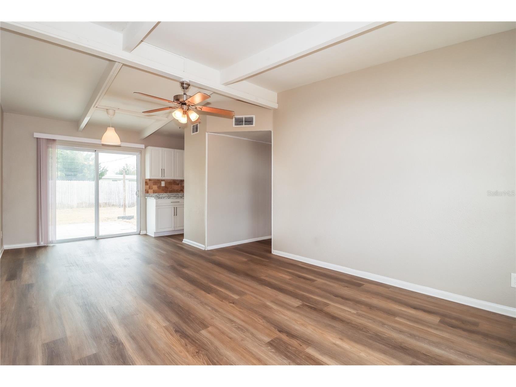 1332 Warrington Way Tampa FL 33619 TB8476162 image5