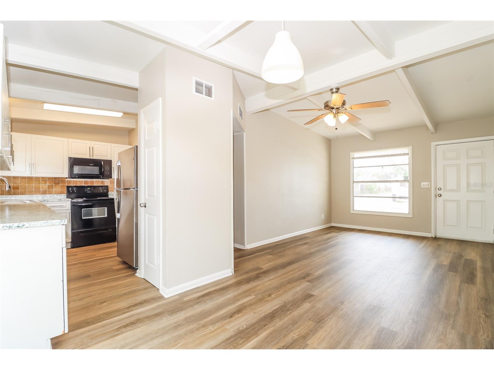 1332 Warrington Way Tampa FL 33619 TB8476162 image7