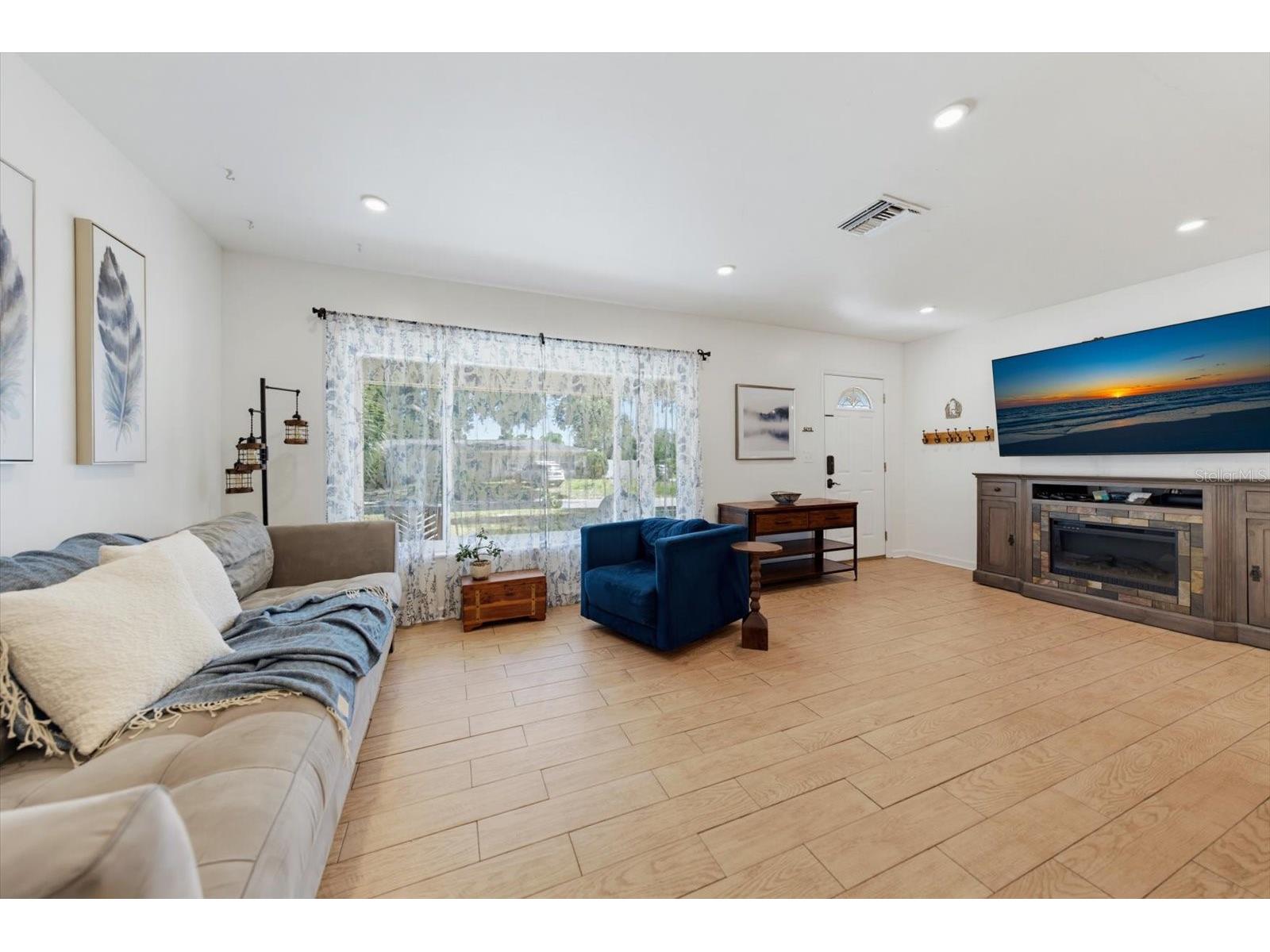 1333 Bayview Drive Clearwater FL 33756 TB8522825 image7