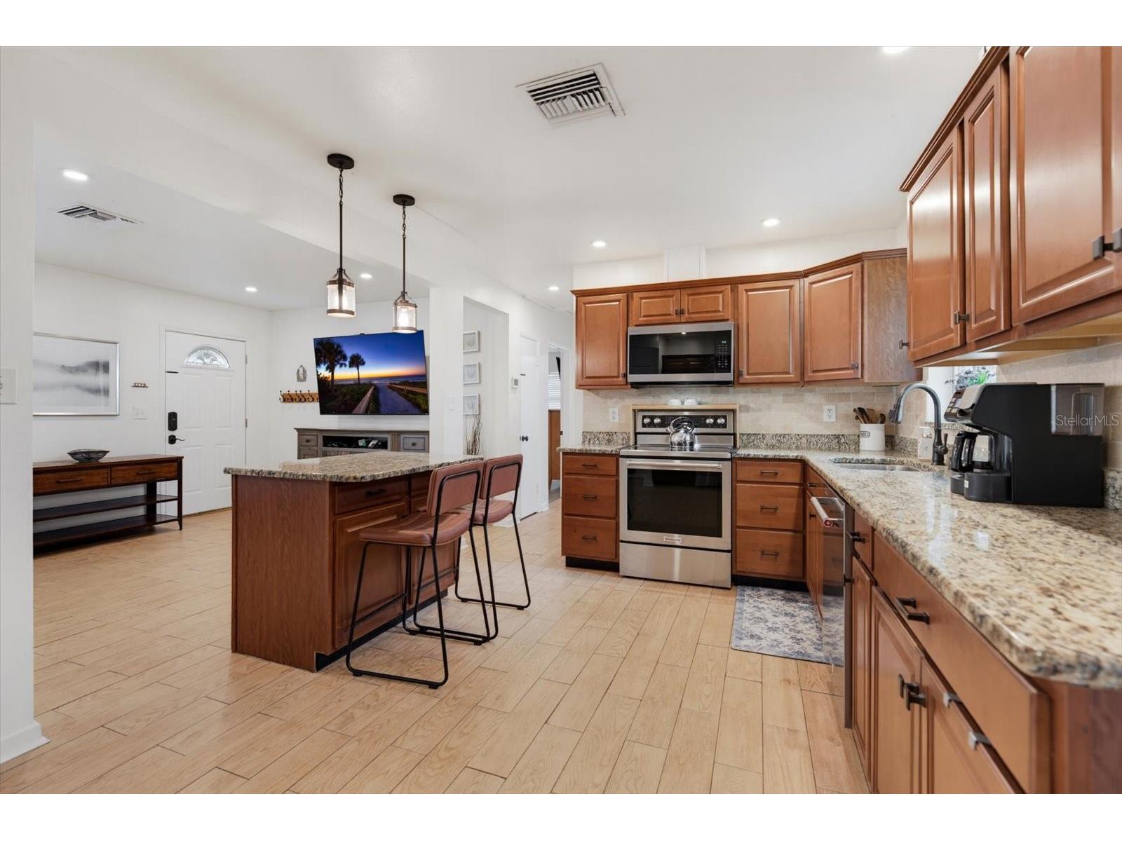 1333 Bayview Drive Clearwater FL 33756 TB8522825 image9