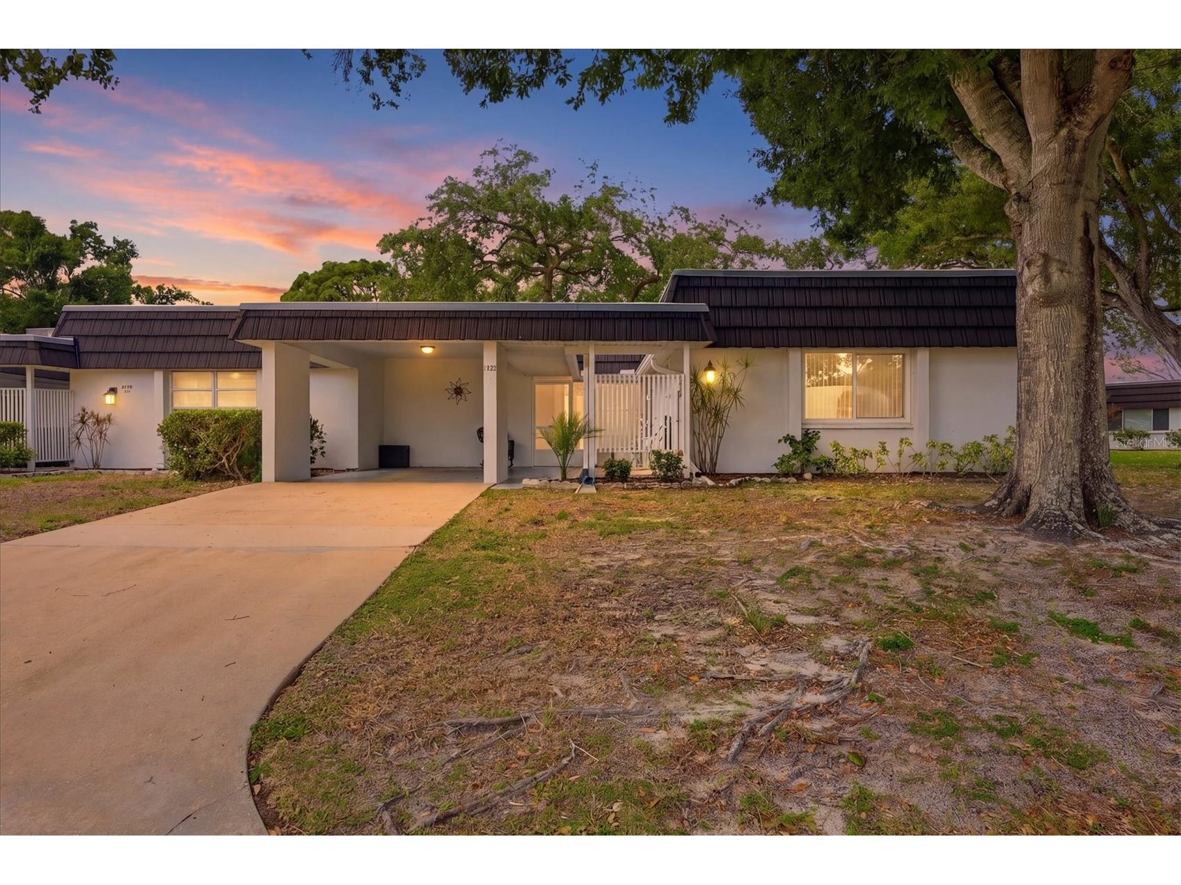 1333 Glen Oaks Drive E #135 Sarasota FL 34232 A4689392 image1