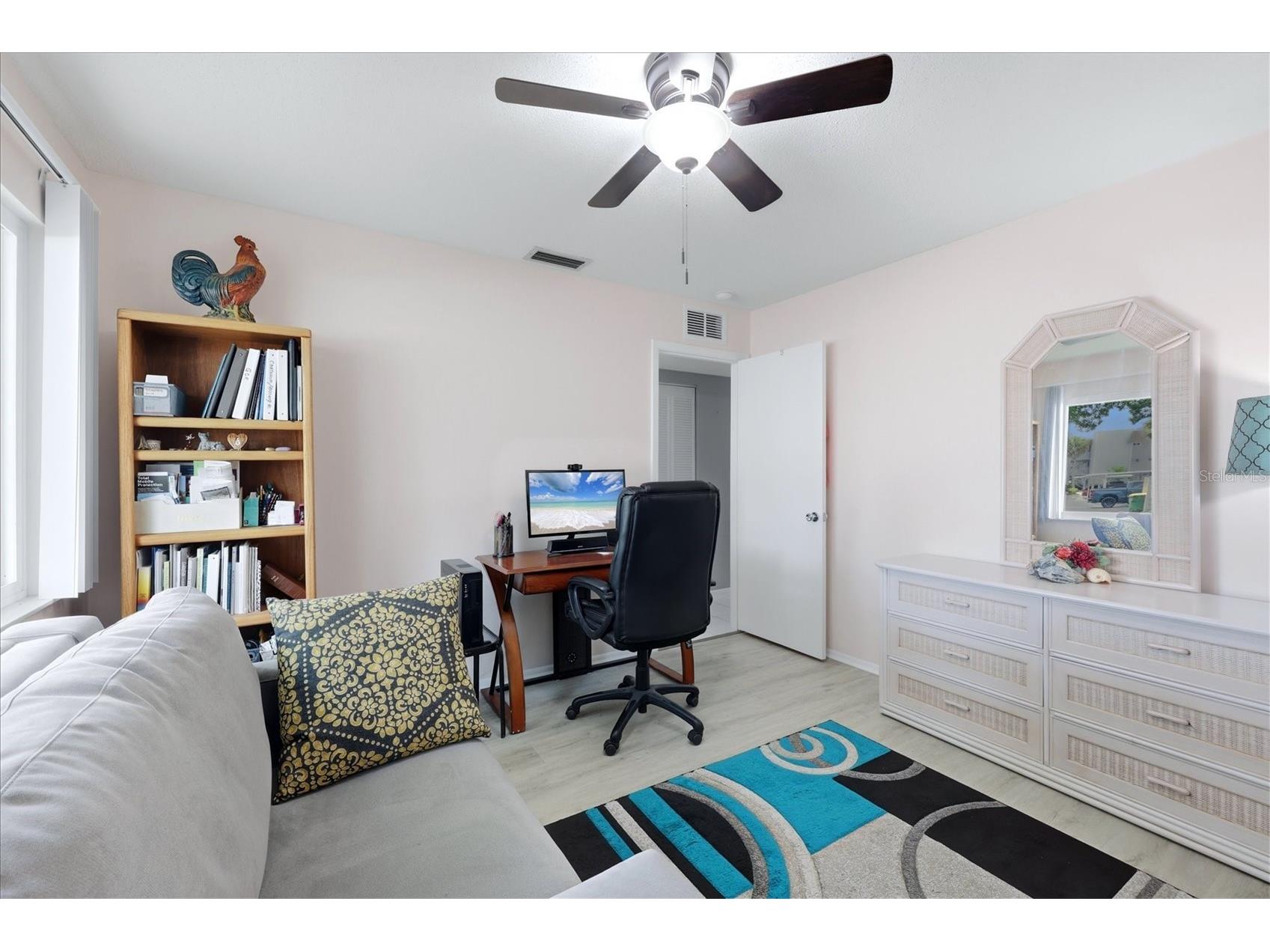 1333 Glen Oaks Drive E #135 Sarasota FL 34232 A4689392 image20