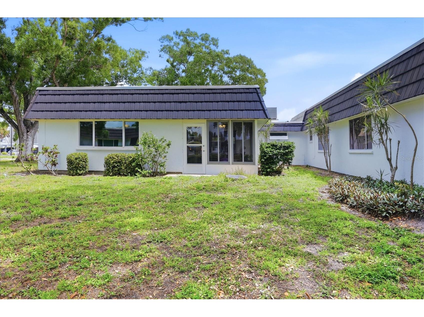 1333 Glen Oaks Drive E #135 Sarasota FL 34232 A4689392 image27