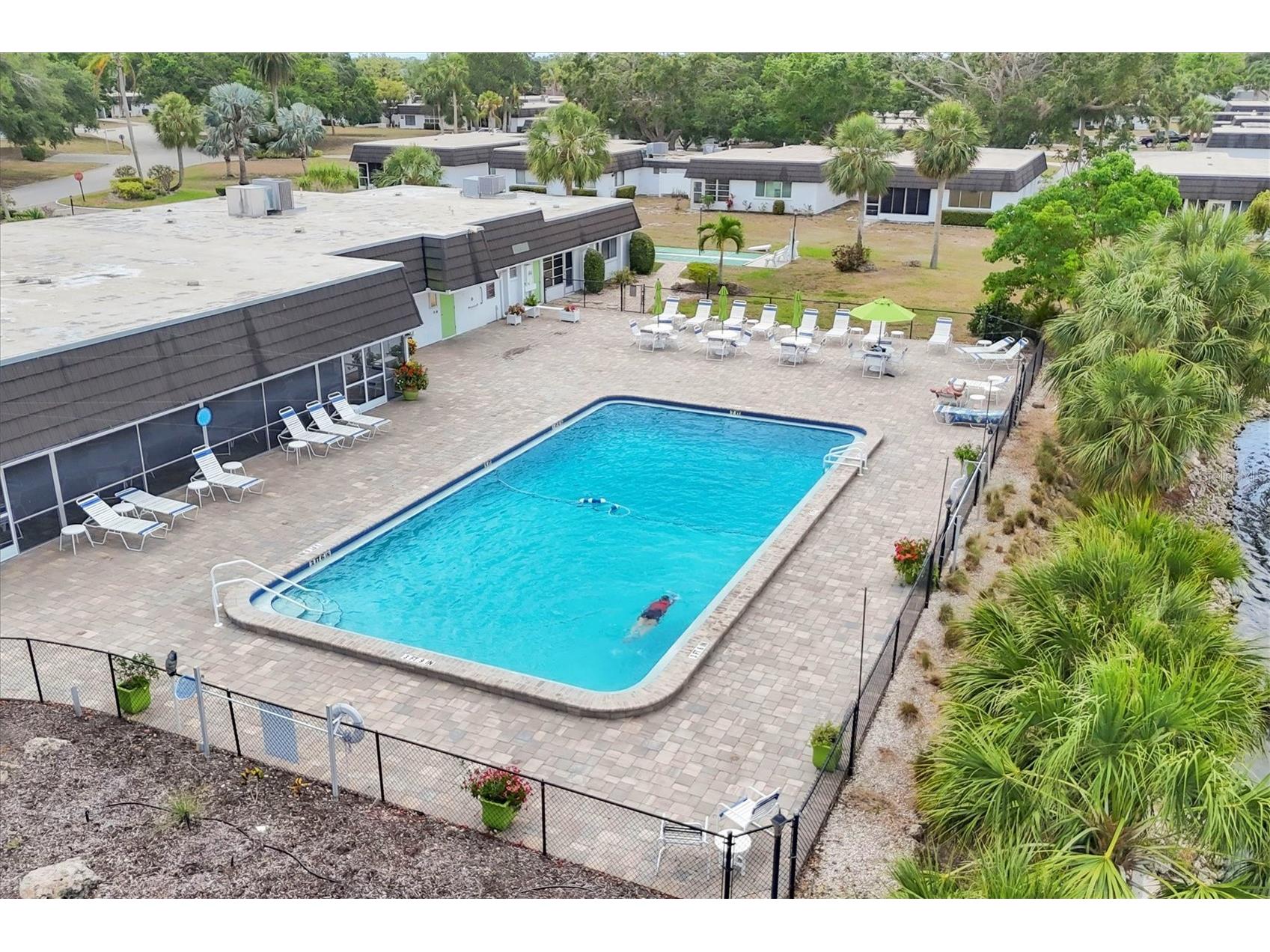 1333 Glen Oaks Drive E #135 Sarasota FL 34232 A4689392 image36