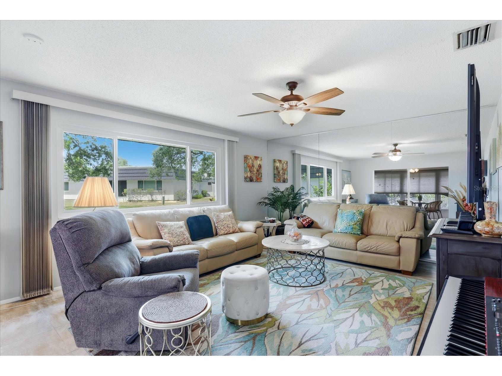 1333 Glen Oaks Drive E #135 Sarasota FL 34232 A4689392 image5