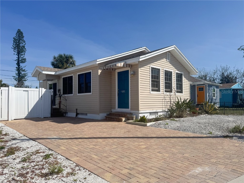 13331 1st Street E Madeira Beach FL 33708 TB8347162 image1