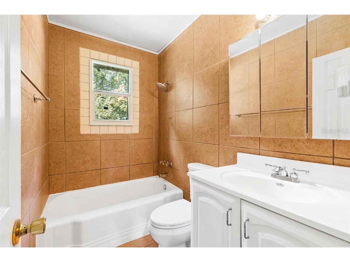 1334 NE 1st Avenue Gainesville FL 32641 FC314157 image12