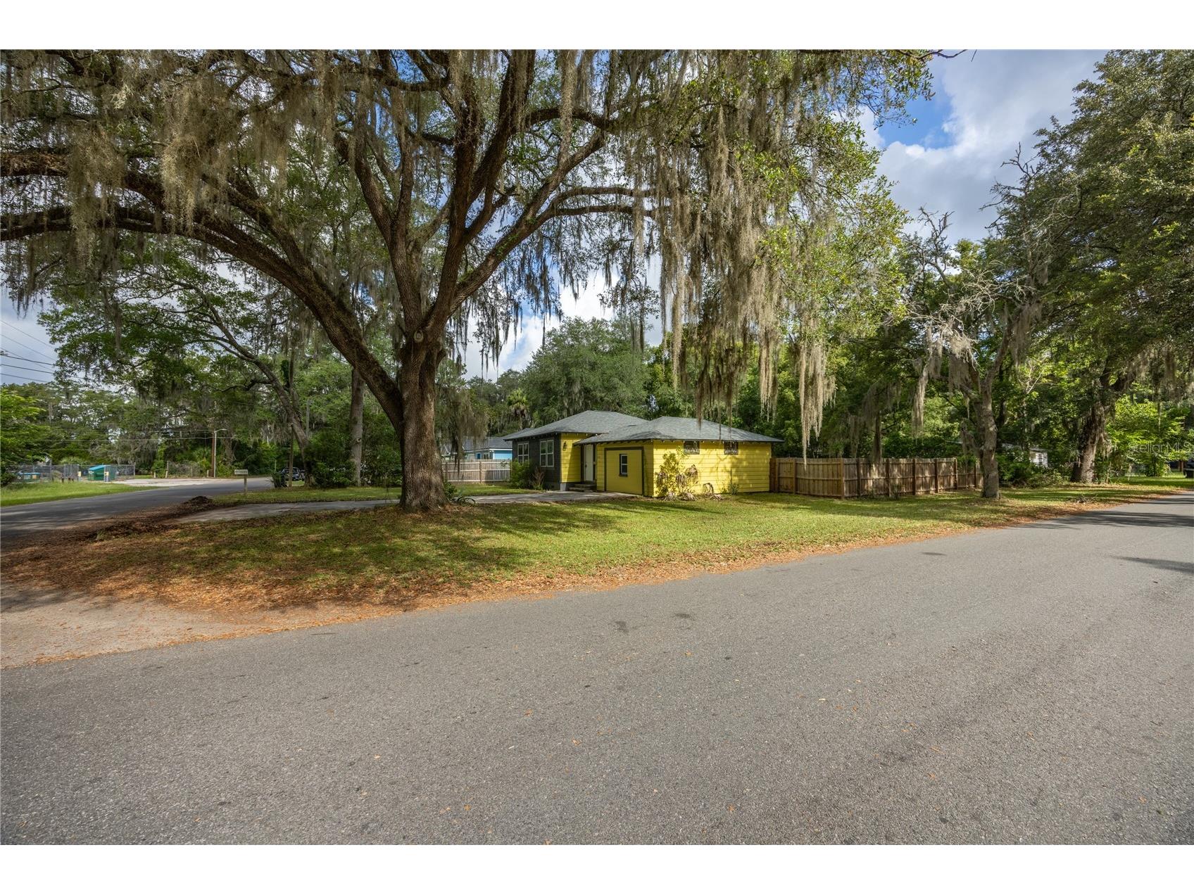 1334 NE 1st Avenue Gainesville FL 32641 GC541243 image3