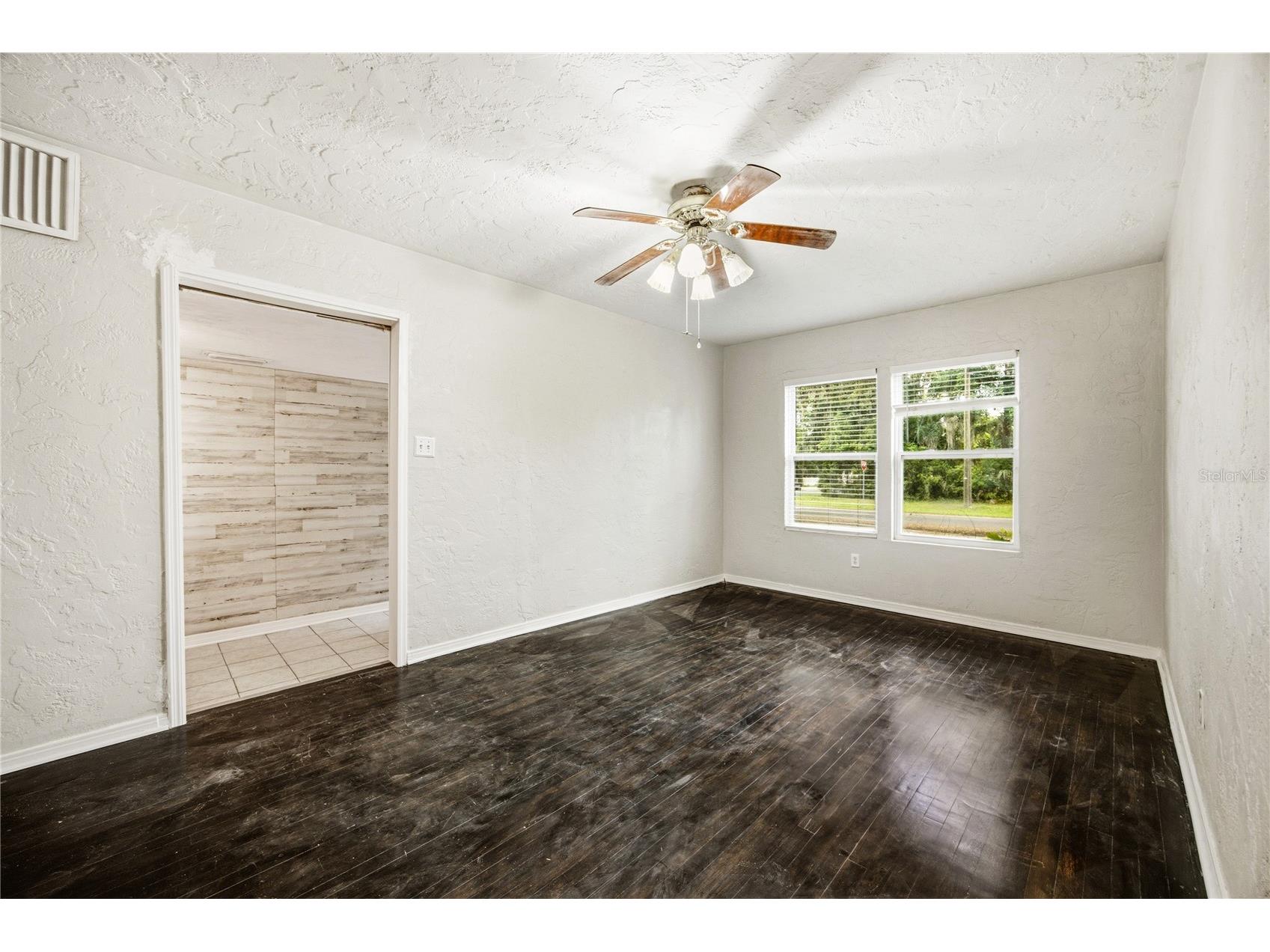 1334 NE 1st Avenue Gainesville FL 32641 GC541243 image6