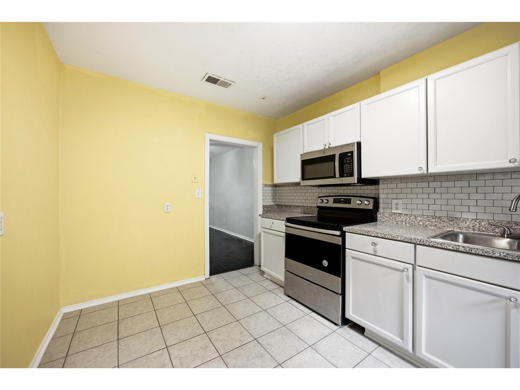 1334 NE 1st Avenue Gainesville FL 32641 GC541243 image9